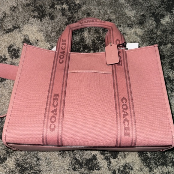 Coach - Picture 6 of 7